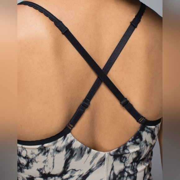 2/35$ Lululemon Open Your Heart Tank Size 4 Tan And Black Color W1967S - Picture 5 of 14